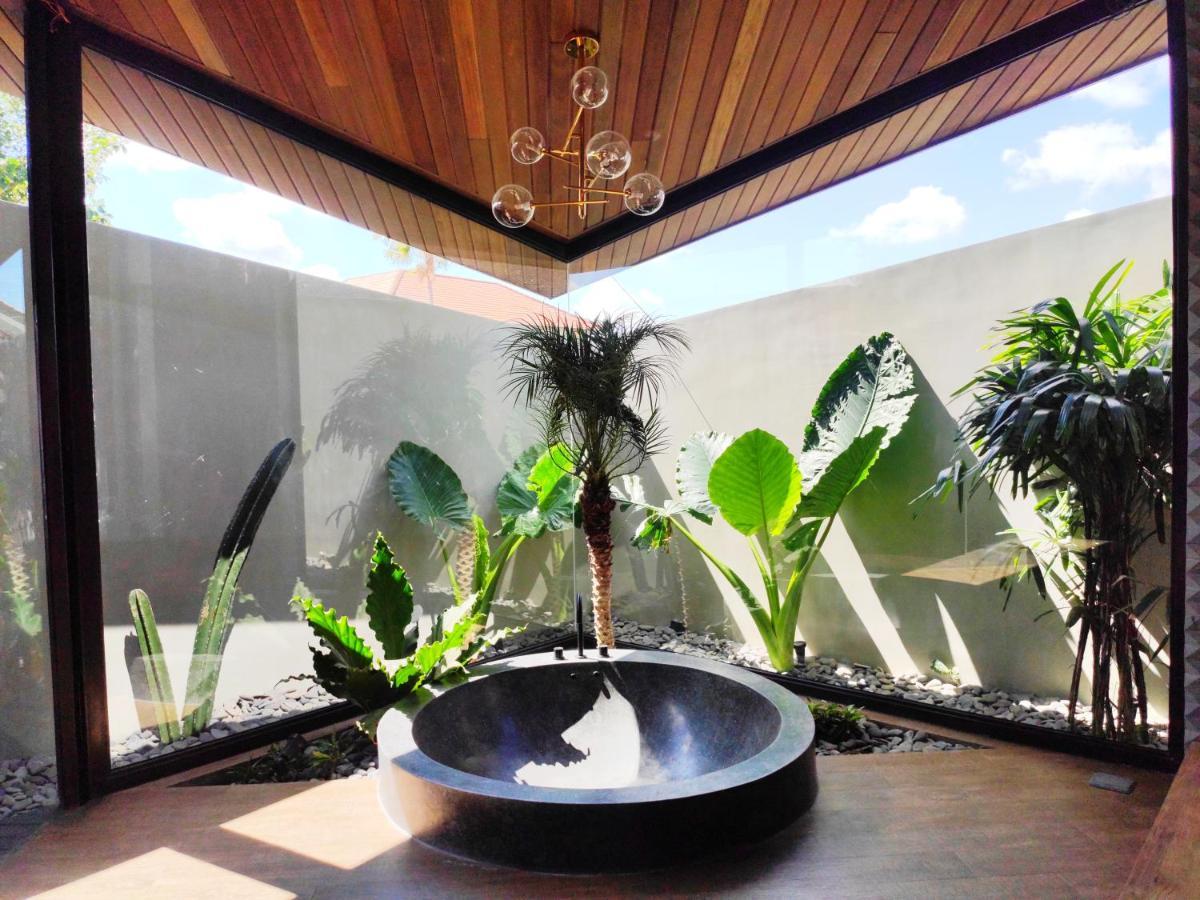 Villa Feh Bali By House Of Winds - Neo Tropical Eden Near Canggu Kerobokan  Exterior photo